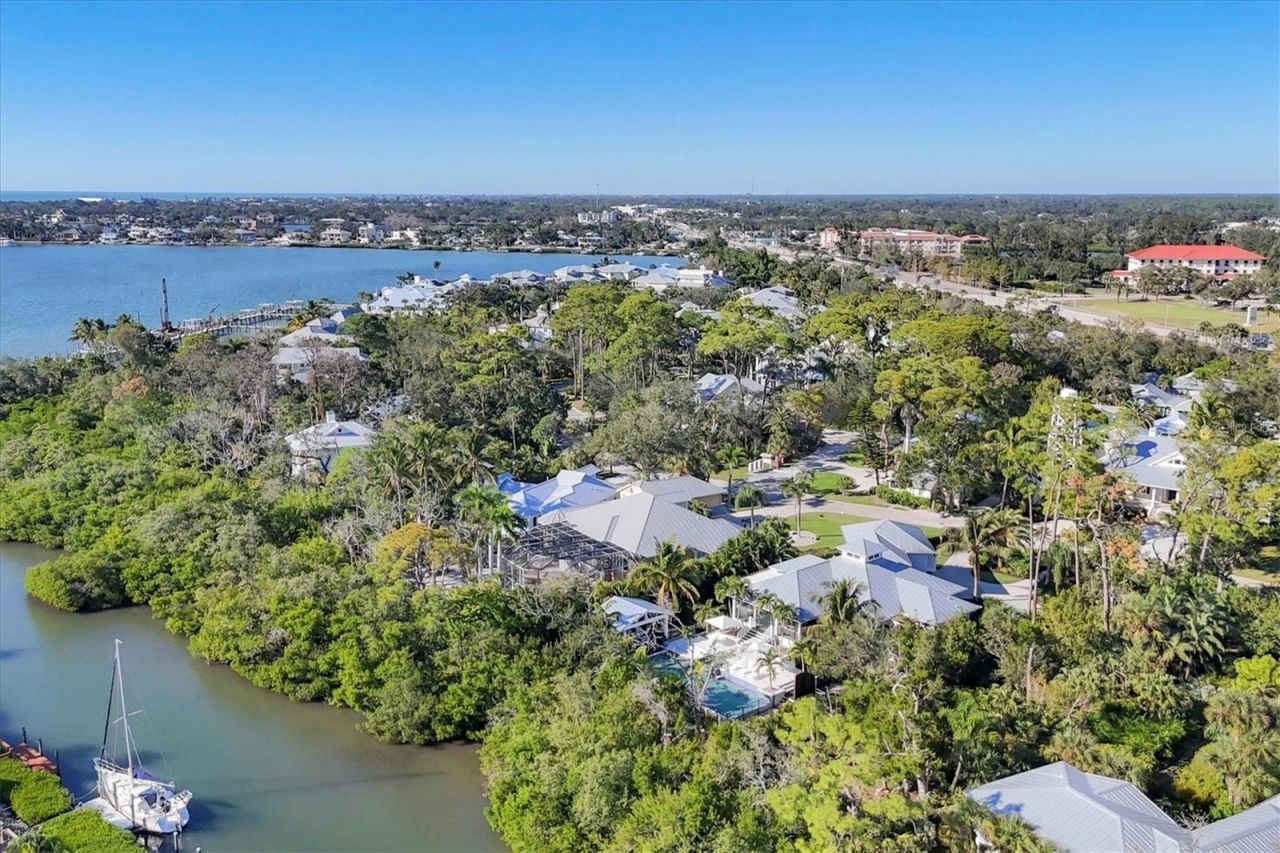 709 Eagle Point Drive, Venice, FL 34285 Photo