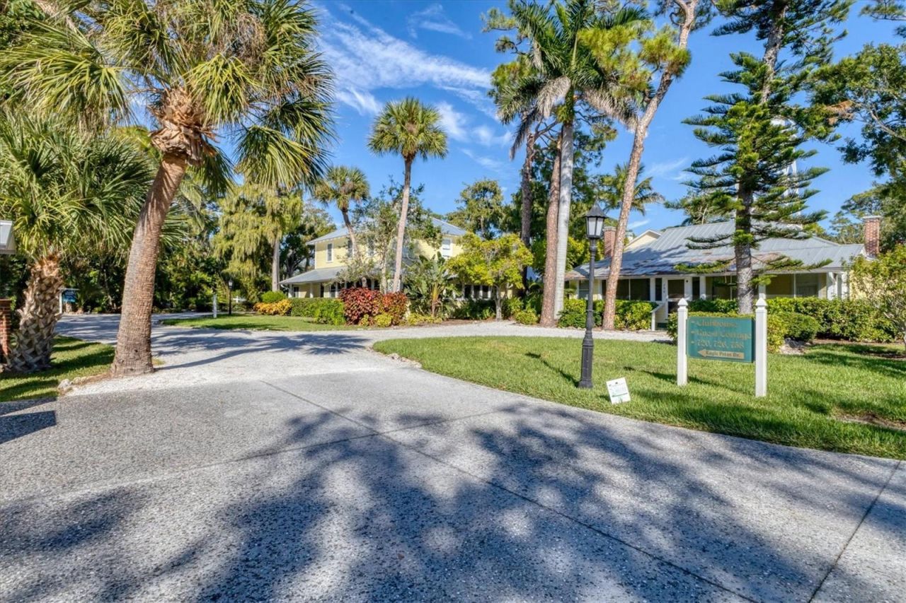 709 Eagle Point Drive, Venice, FL 34285 Photo
