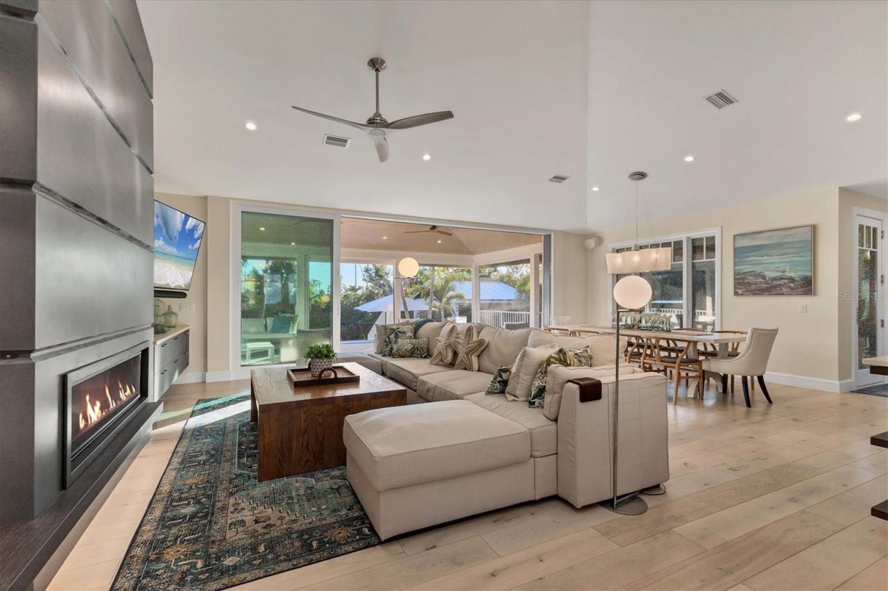 709 Eagle Point Drive, Venice, FL 34285 Photo