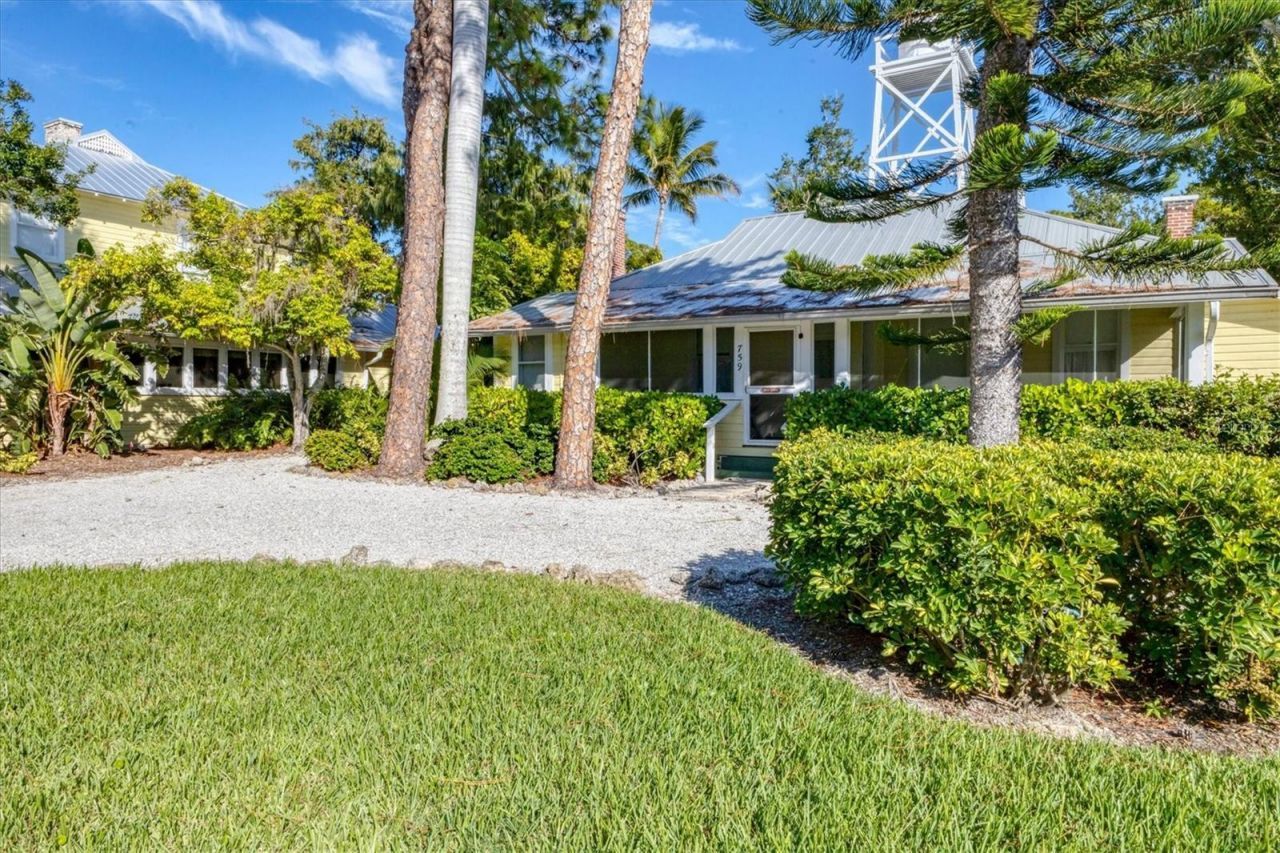 709 Eagle Point Drive, Venice, FL 34285 Photo