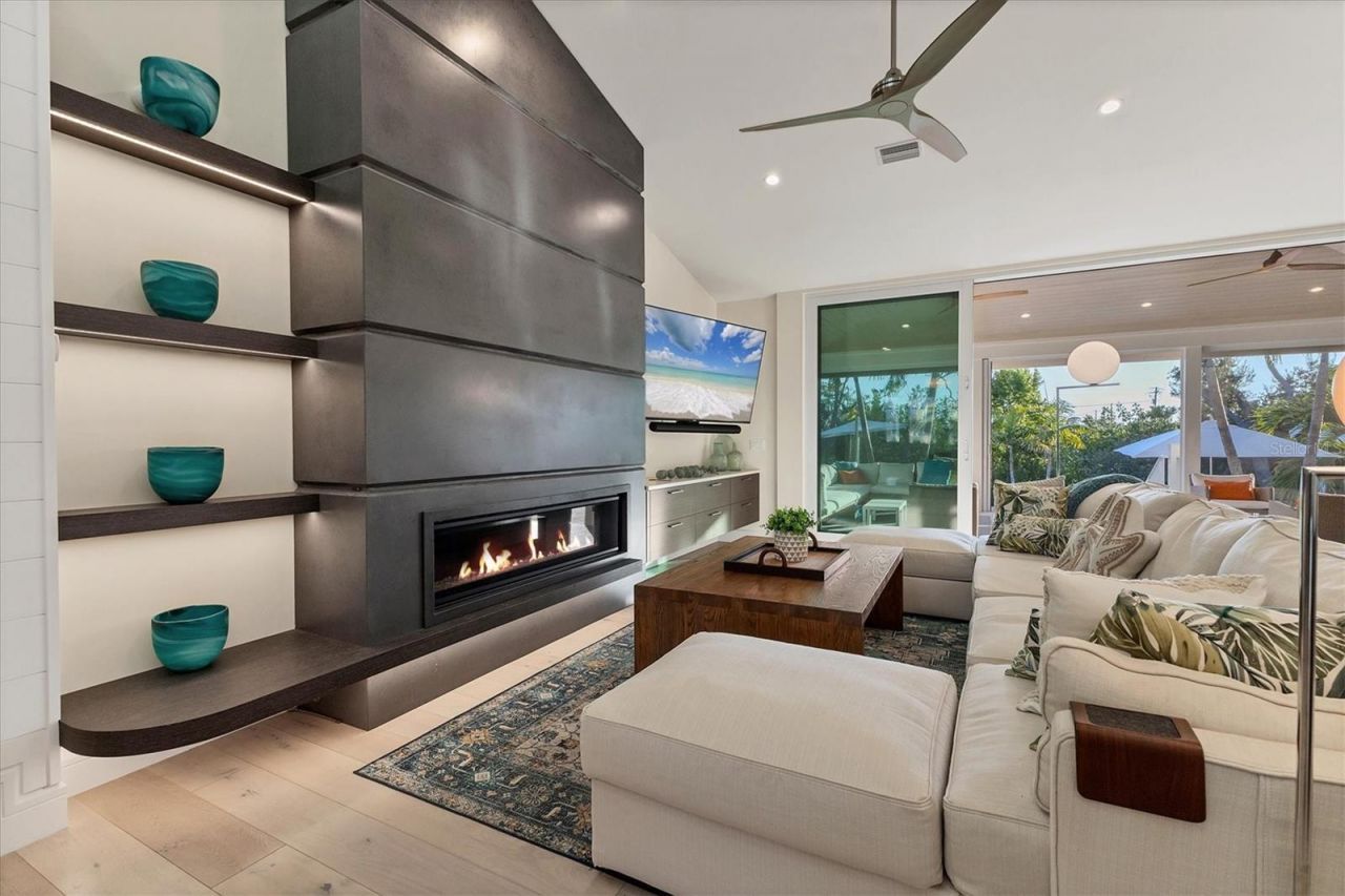 709 Eagle Point Drive, Venice, FL 34285 Photo