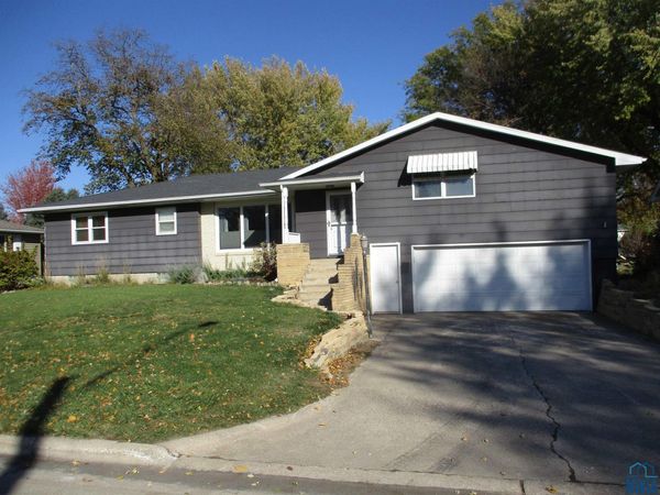 526 W Arthur, Laurens, IA 00000