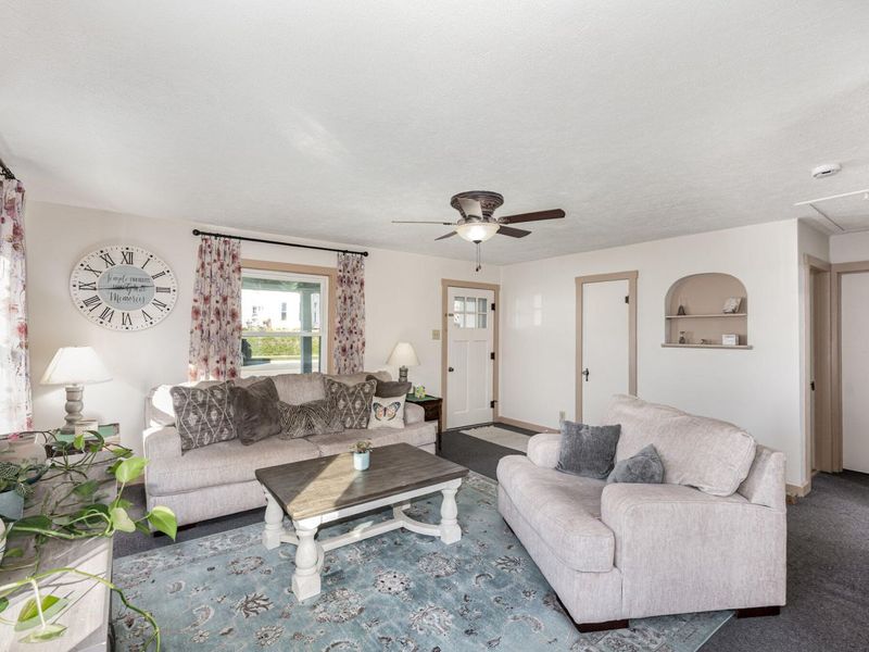 9 E Silver Street, Wapakoneta, OH 45895 Photo 7