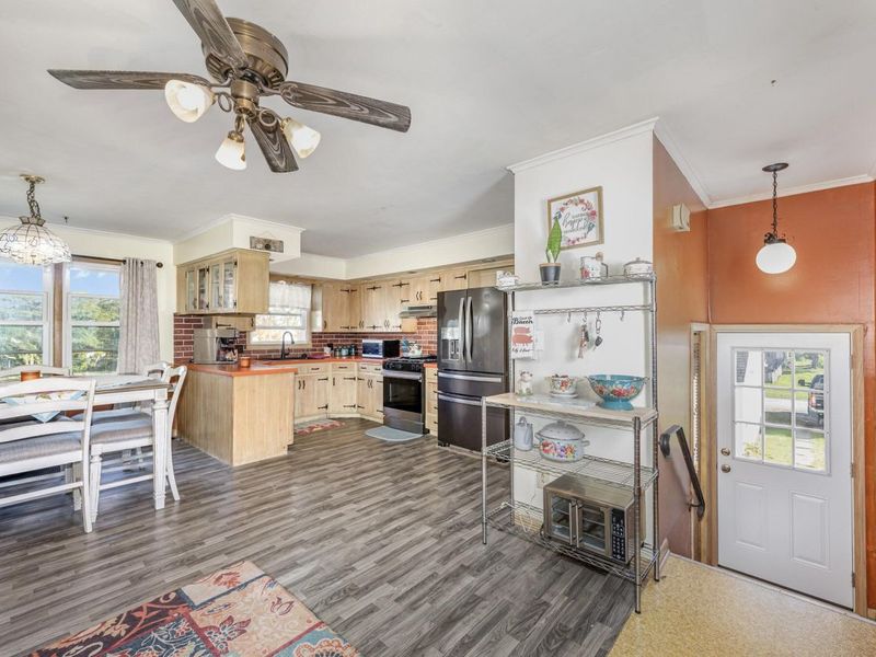 9 E Silver Street, Wapakoneta, OH 45895 Photo 9