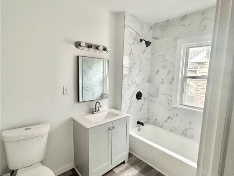 878 E 130th Street, Cleveland, OH 44108 Photo 5