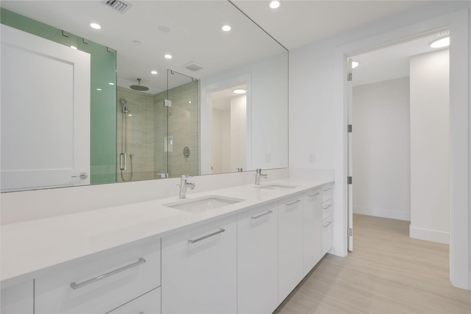 151 N Seabreeze Boulevard, Unit 903E, Fort Lauderdale, FL 33304 Photo