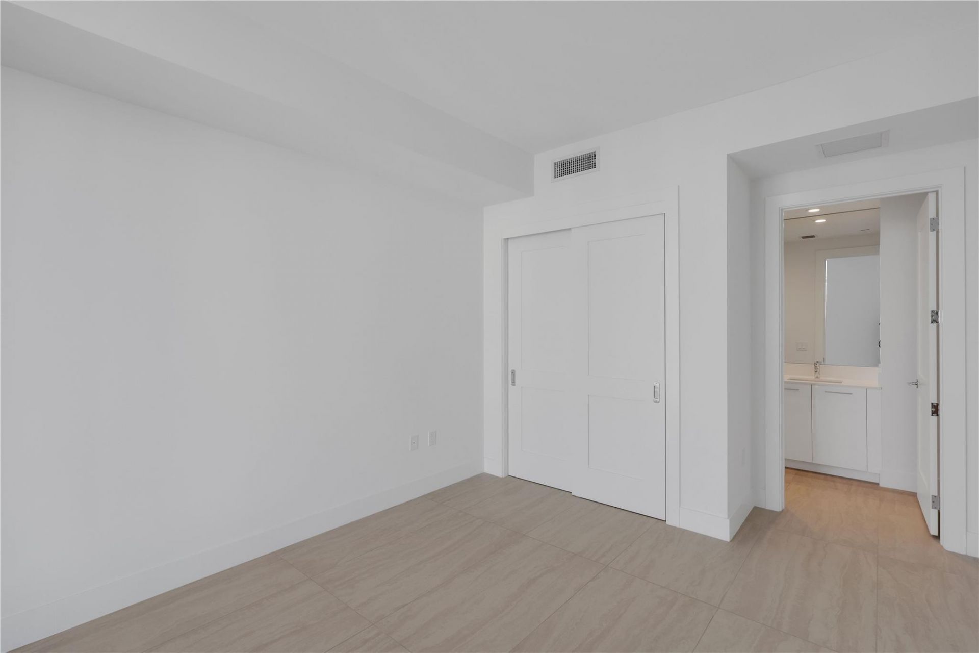 151 N Seabreeze Boulevard, Unit 903E, Fort Lauderdale, FL 33304 Photo