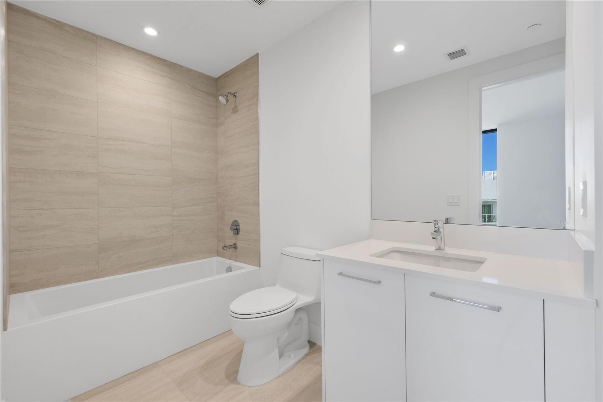 151 N Seabreeze Boulevard, Unit 903E, Fort Lauderdale, FL 33304 Photo