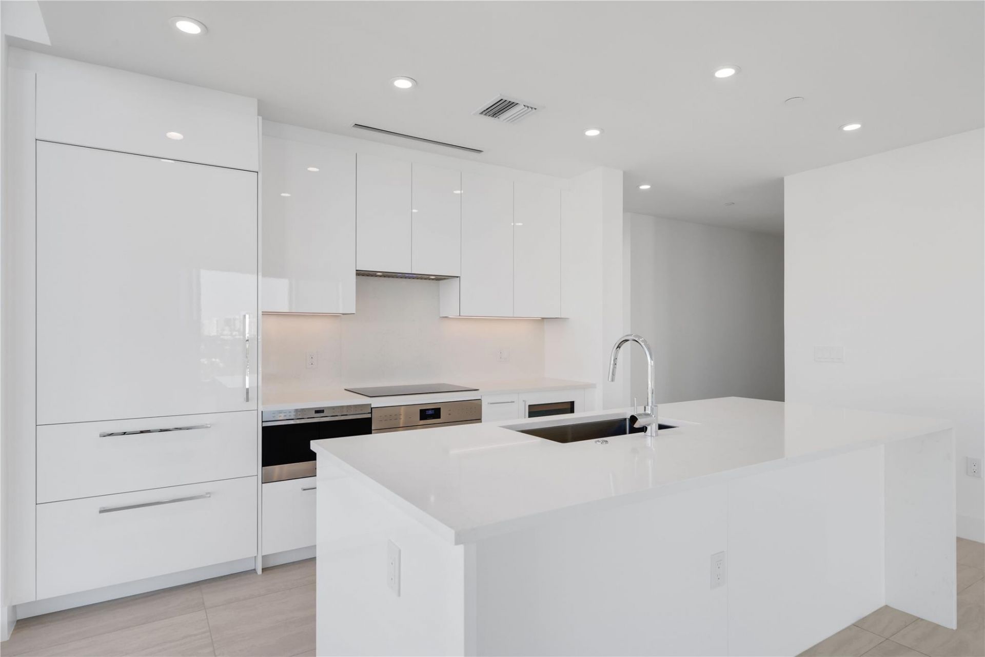 151 N Seabreeze Boulevard, Unit 903E, Fort Lauderdale, FL 33304 Photo