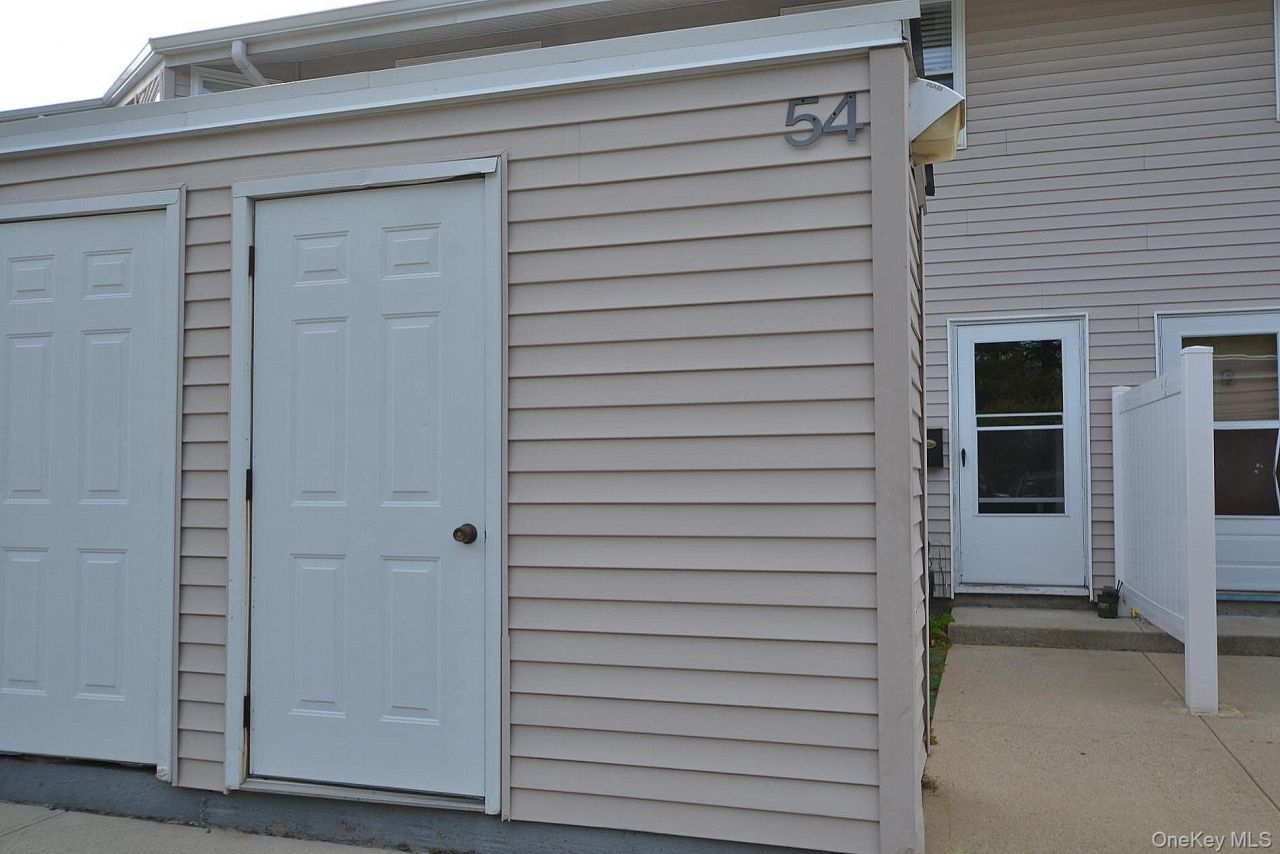 54 Townhouse Road N, Unit 54, Huntington Station, NY 11746 Main Photo