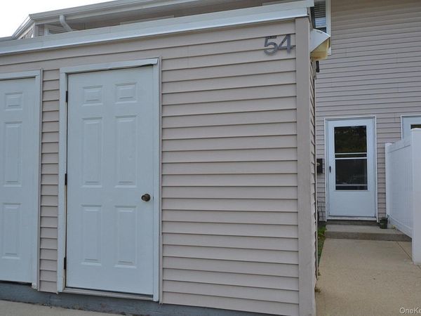 54 Townhouse Road N, Unit 54, Huntington Station, NY 11746