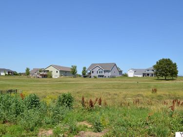1818 Lake Ridge Drive, Plattsmouth, NE 68048