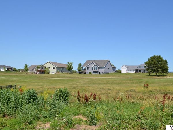 1818 Lake Ridge Drive, Plattsmouth, NE 68048
