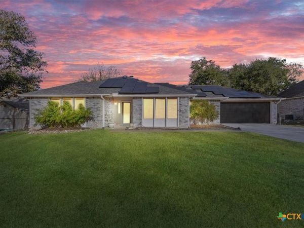 8 W Aztec Lane , Belton, TX 76513