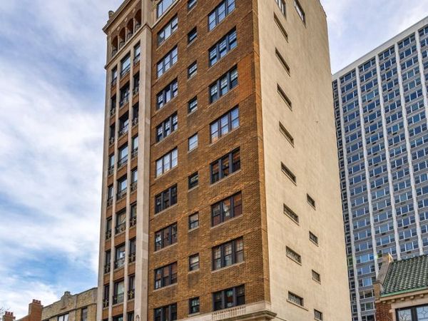 707 W Junior Terrace, Unit PH-12, Chicago, IL 60613