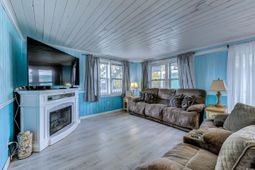 609 15th Ave. S photo 4