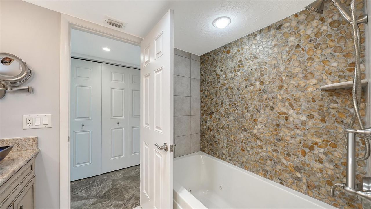 988 Blvd Of The Arts, Unit 1011, Sarasota, FL 34236 Photo