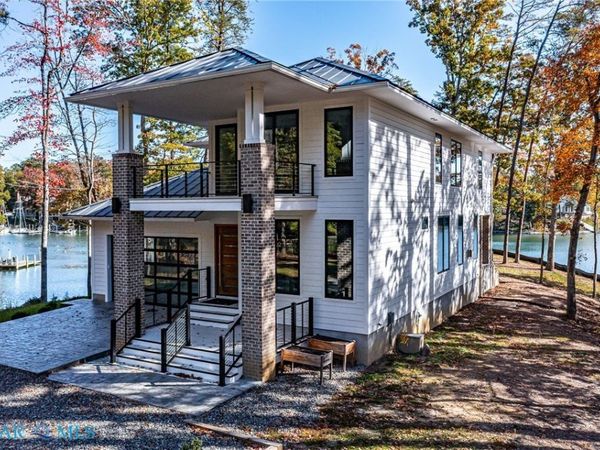 212A Gordon Drive , Weems, VA 22576