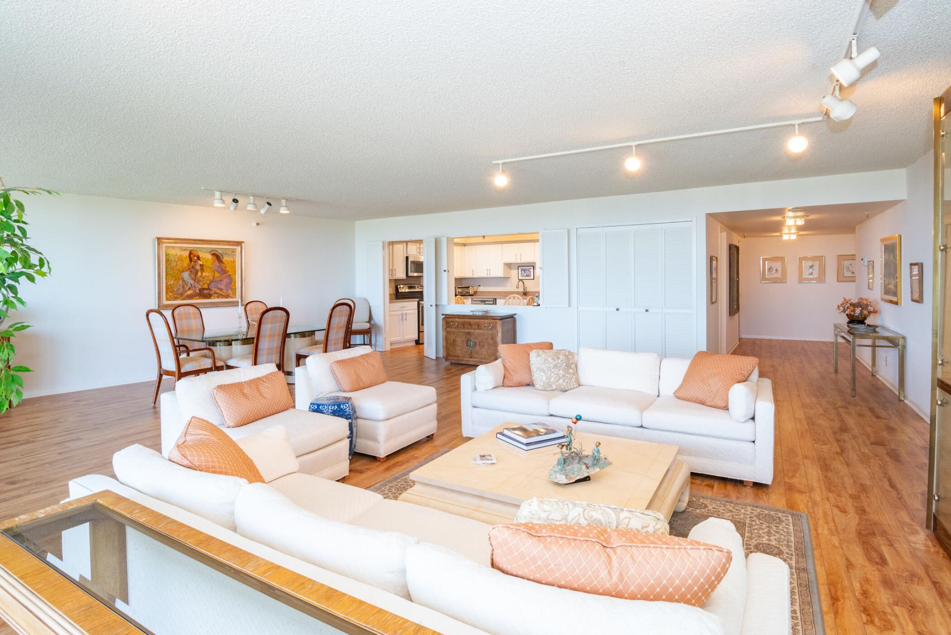 2480 Presidential Way, Unit 1504, West Palm Beach, FL 33401 Photo