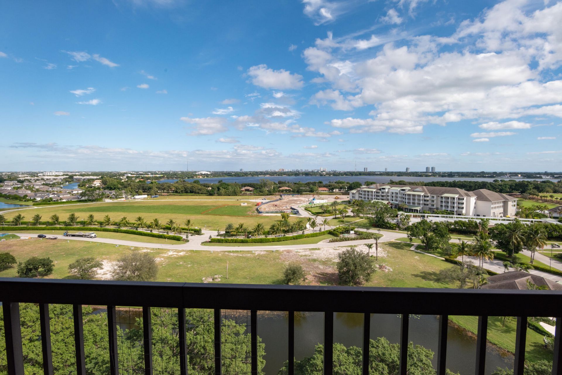2480 Presidential Way, Unit 1504, West Palm Beach, FL 33401 Photo