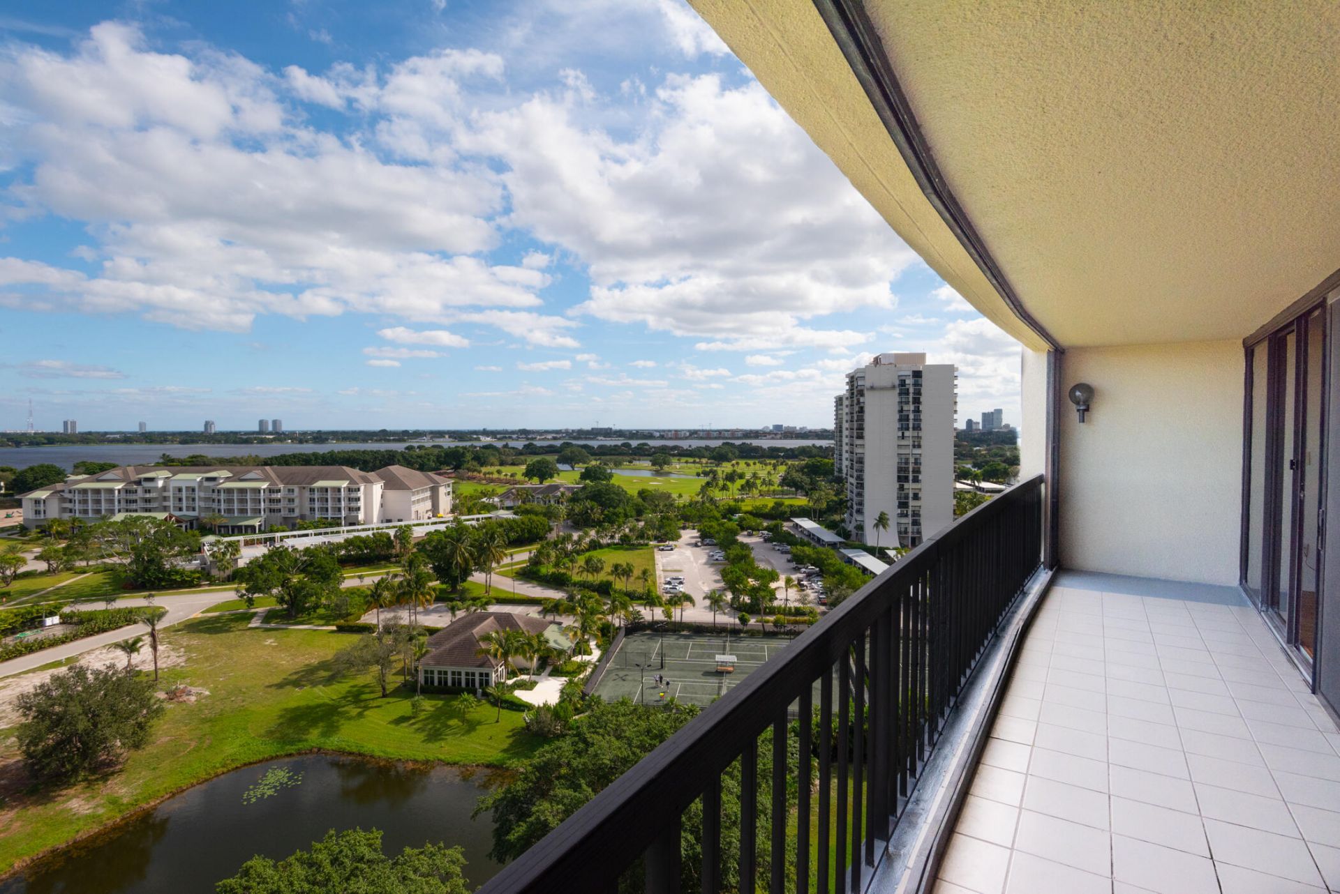 2480 Presidential Way, Unit 1504, West Palm Beach, FL 33401 Photo