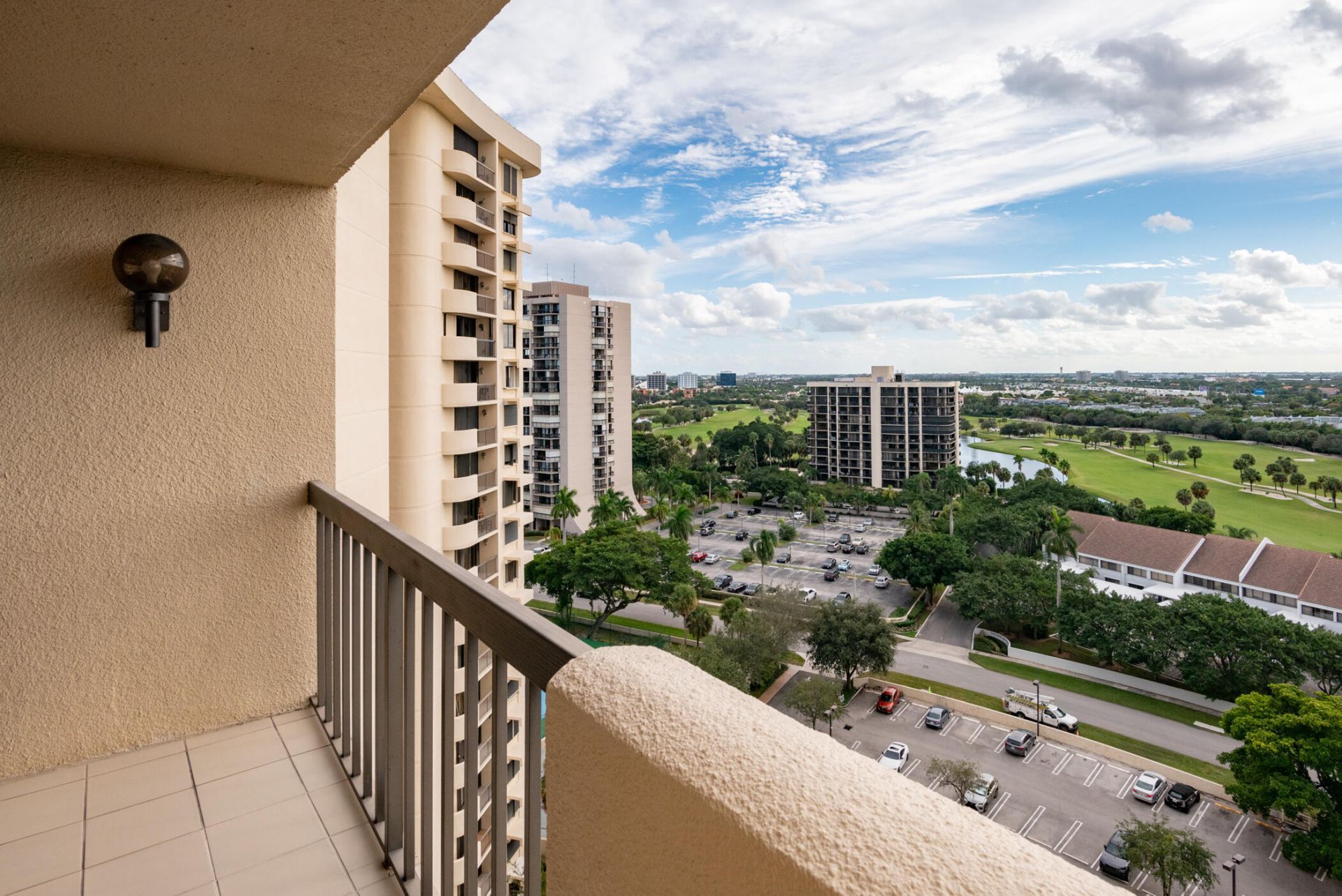 2480 Presidential Way, Unit 1504, West Palm Beach, FL 33401 Photo