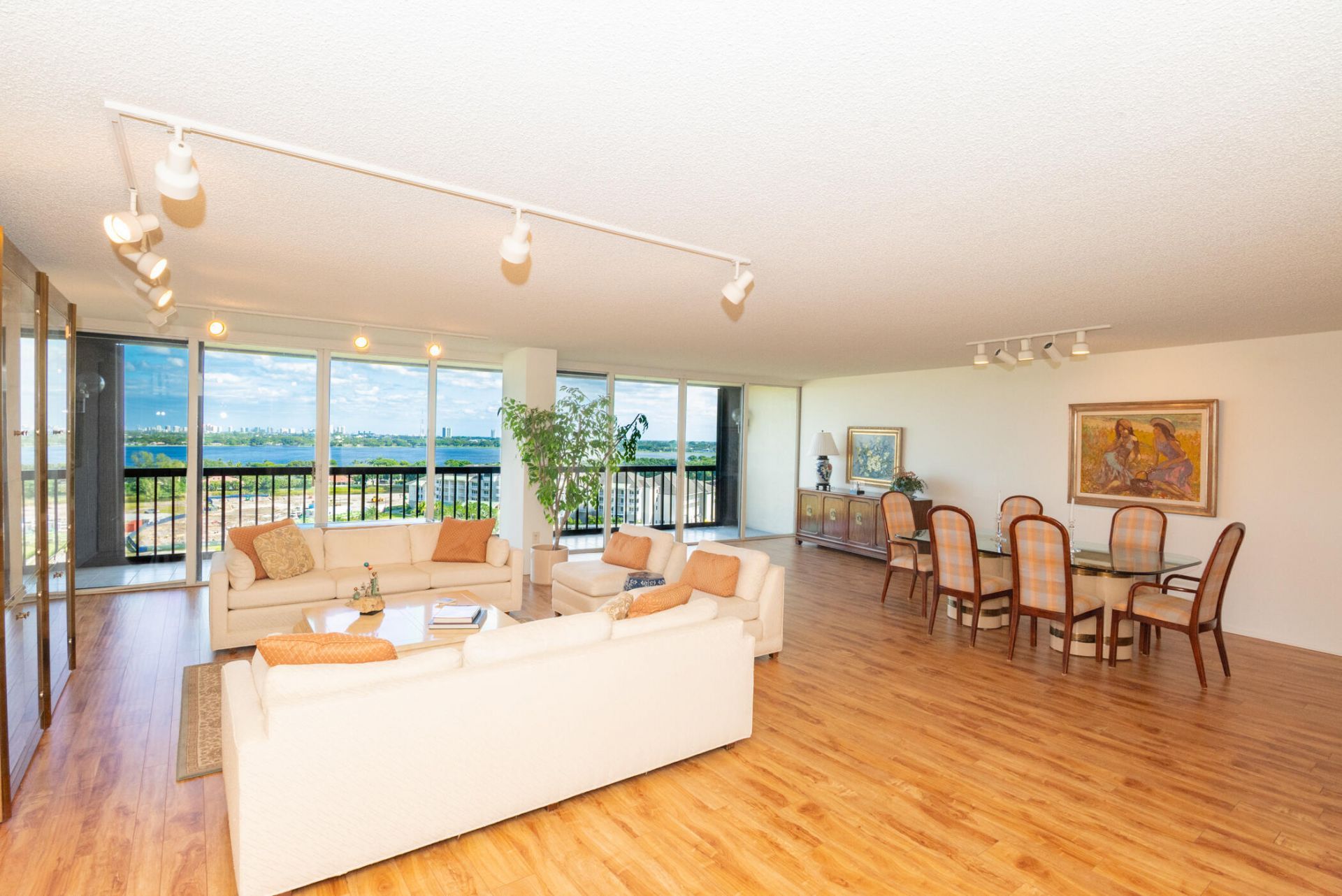 2480 Presidential Way, Unit 1504, West Palm Beach, FL 33401 Photo