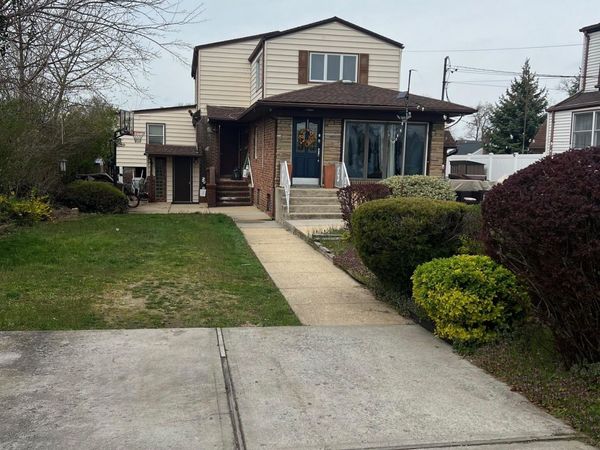 240 Oakley Avenue, Hempstead, NY 11003