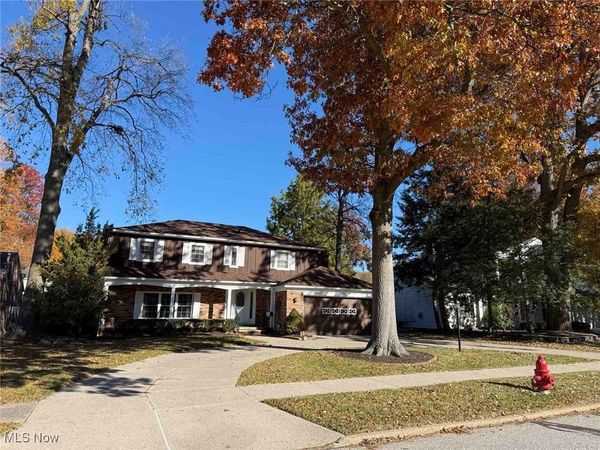 9474 Stoney Creek Lane, Parma Heights, OH 44130