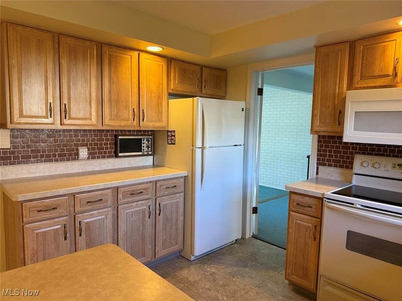 9474 Stoney Creek Lane, Parma Heights, OH 44130 Photo 14