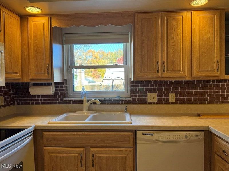 9474 Stoney Creek Lane, Parma Heights, OH 44130 Photo 15