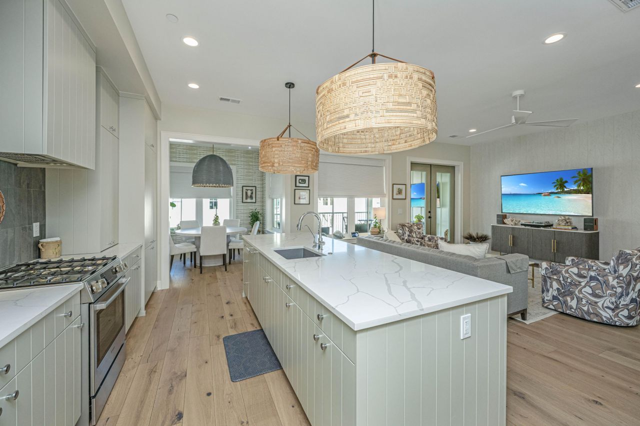 320 Longshore, Unit #1041 Street Photo 12