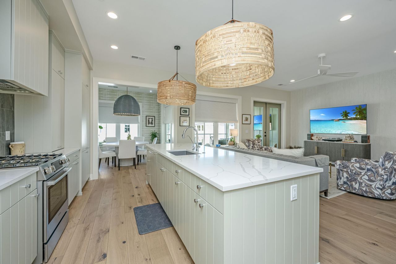 320 Longshore, Unit #1041 Street Photo 13