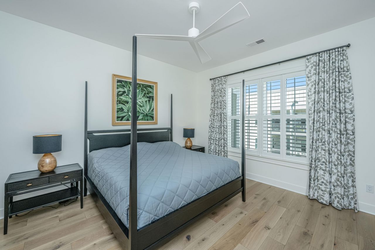 320 Longshore, Unit #1041 Street Photo 19