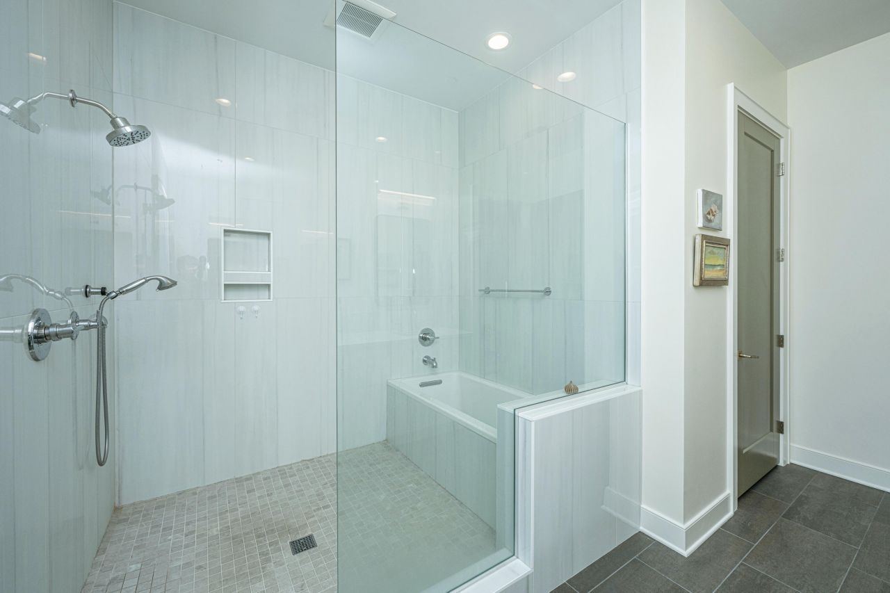 320 Longshore, Unit #1041 Street Photo 24