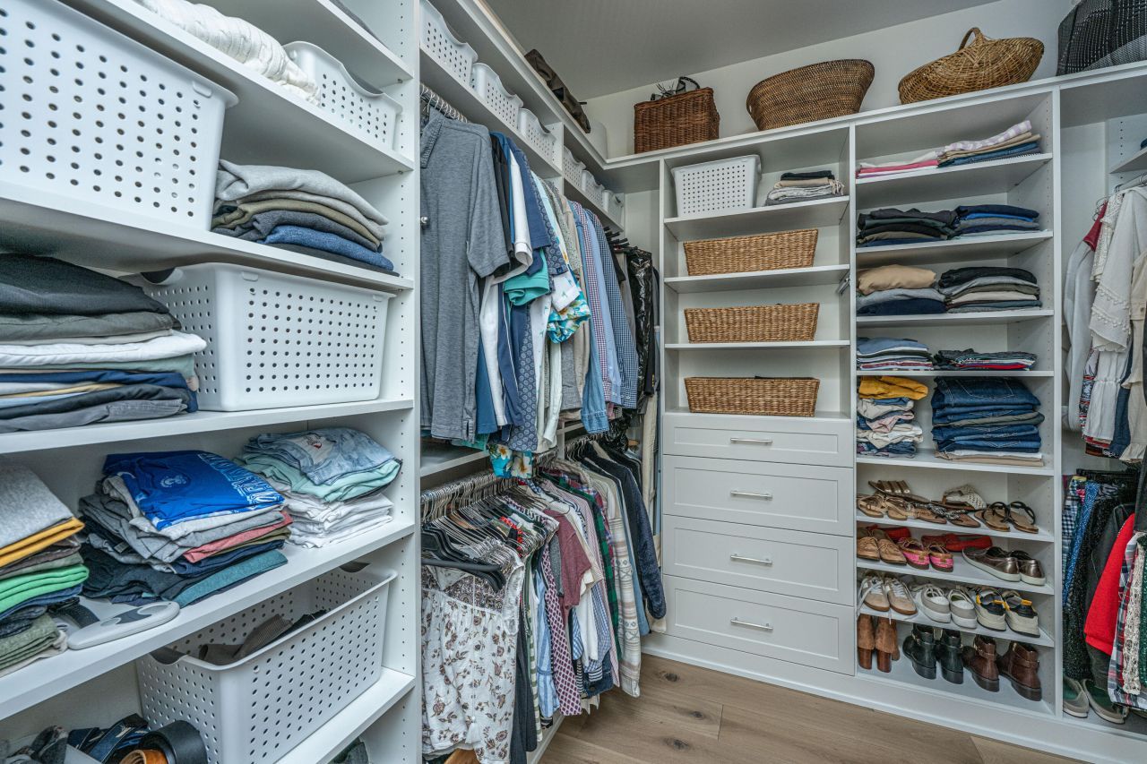 320 Longshore, Unit #1041 Street Photo 26