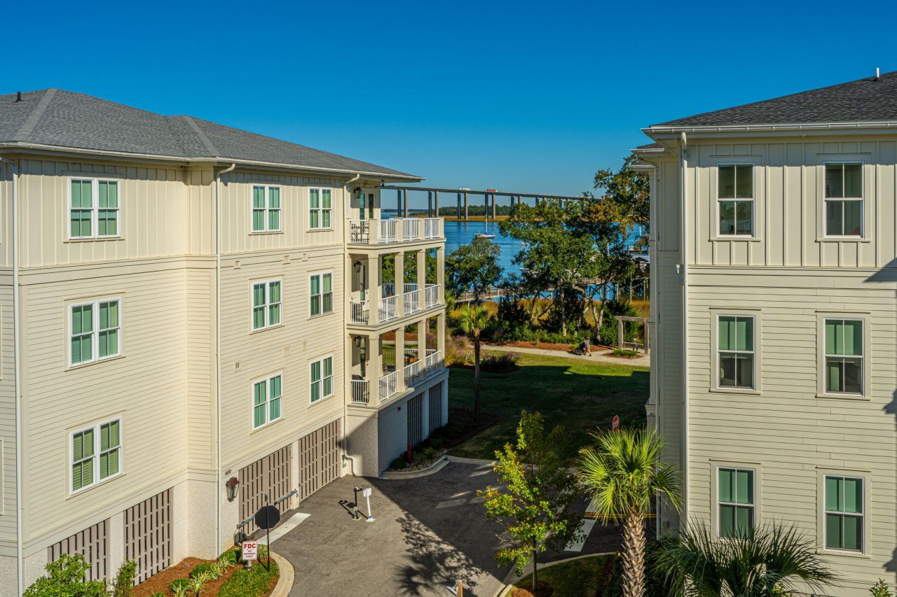 320 Longshore, Unit #1041 Street Photo 38