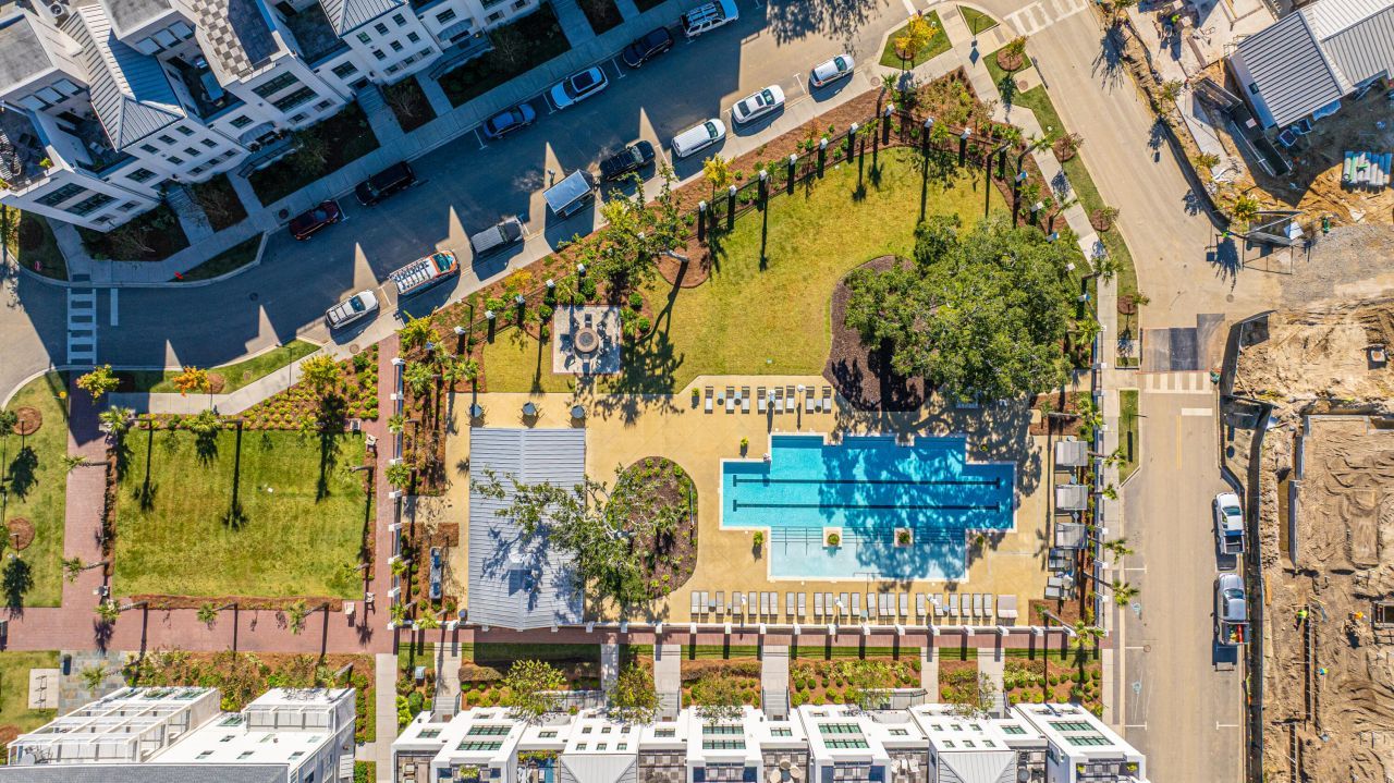 320 Longshore, Unit #1041 Street Photo 54