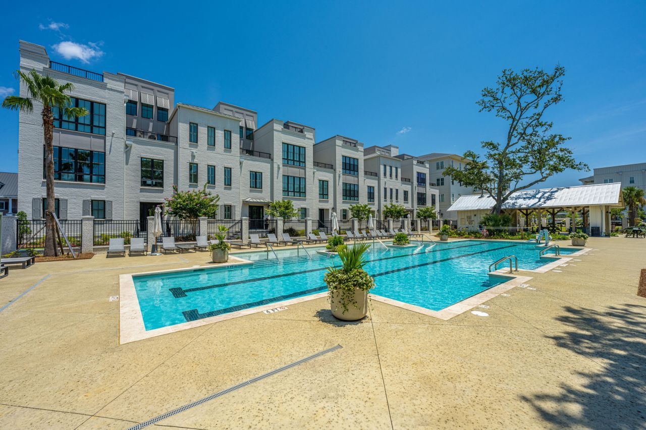 320 Longshore, Unit #1041 Street Photo 58