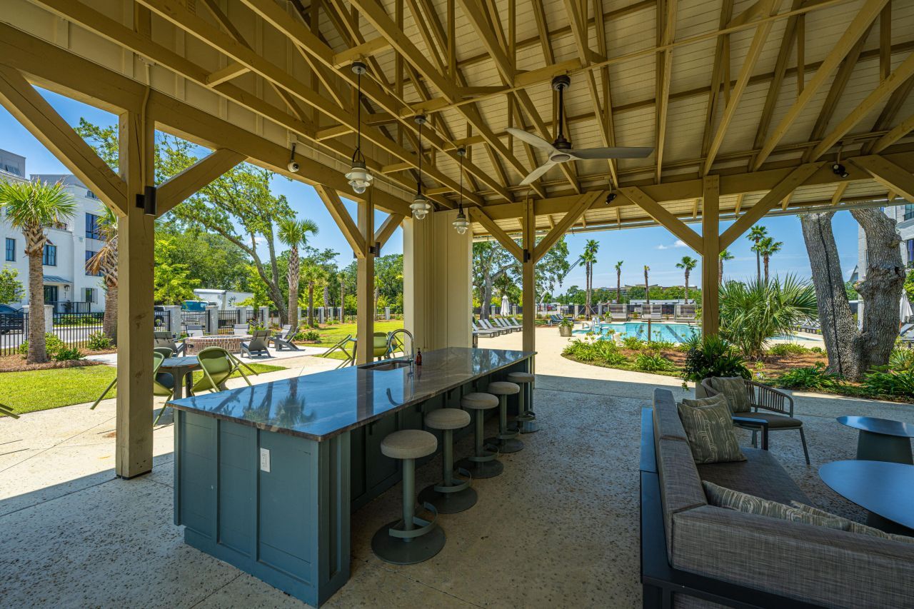 320 Longshore, Unit #1041 Street Photo 63