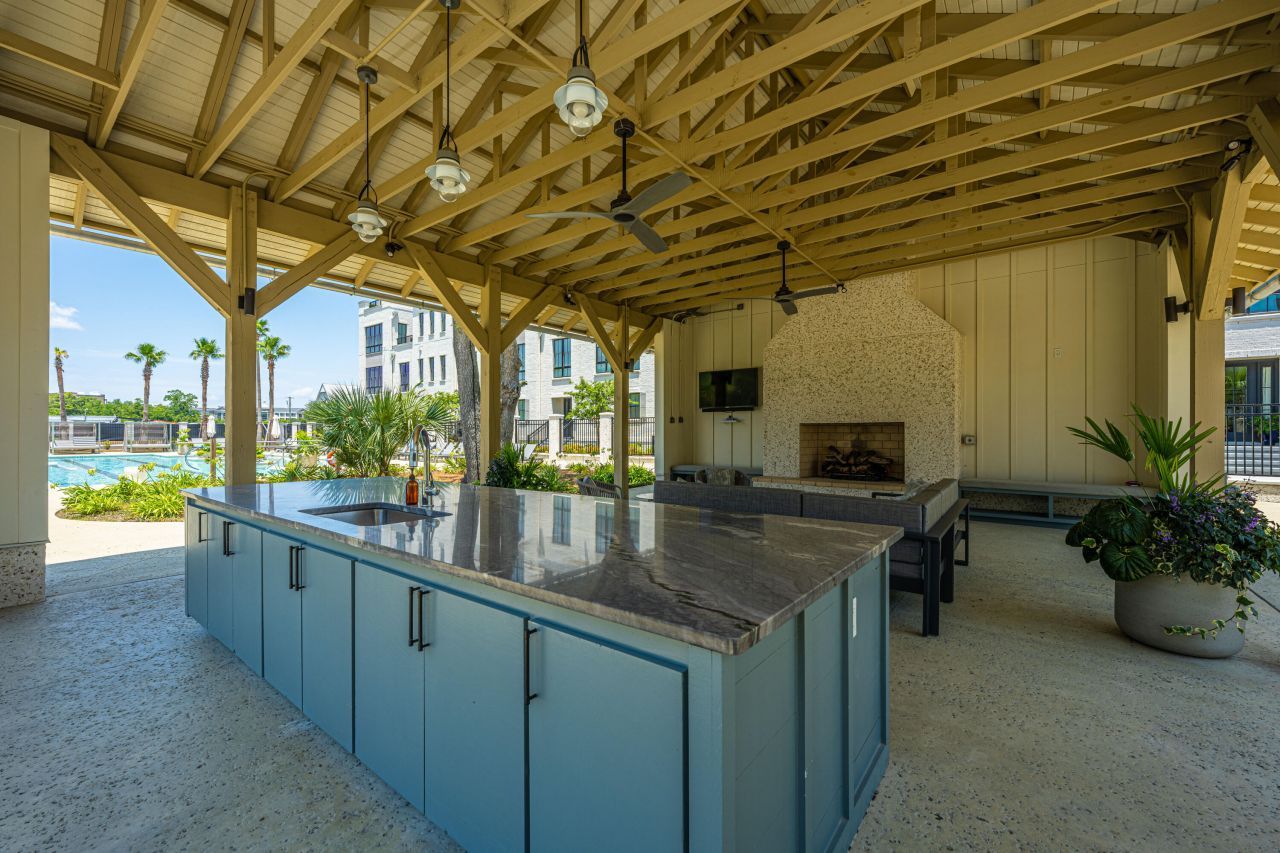 320 Longshore, Unit #1041 Street Photo 64