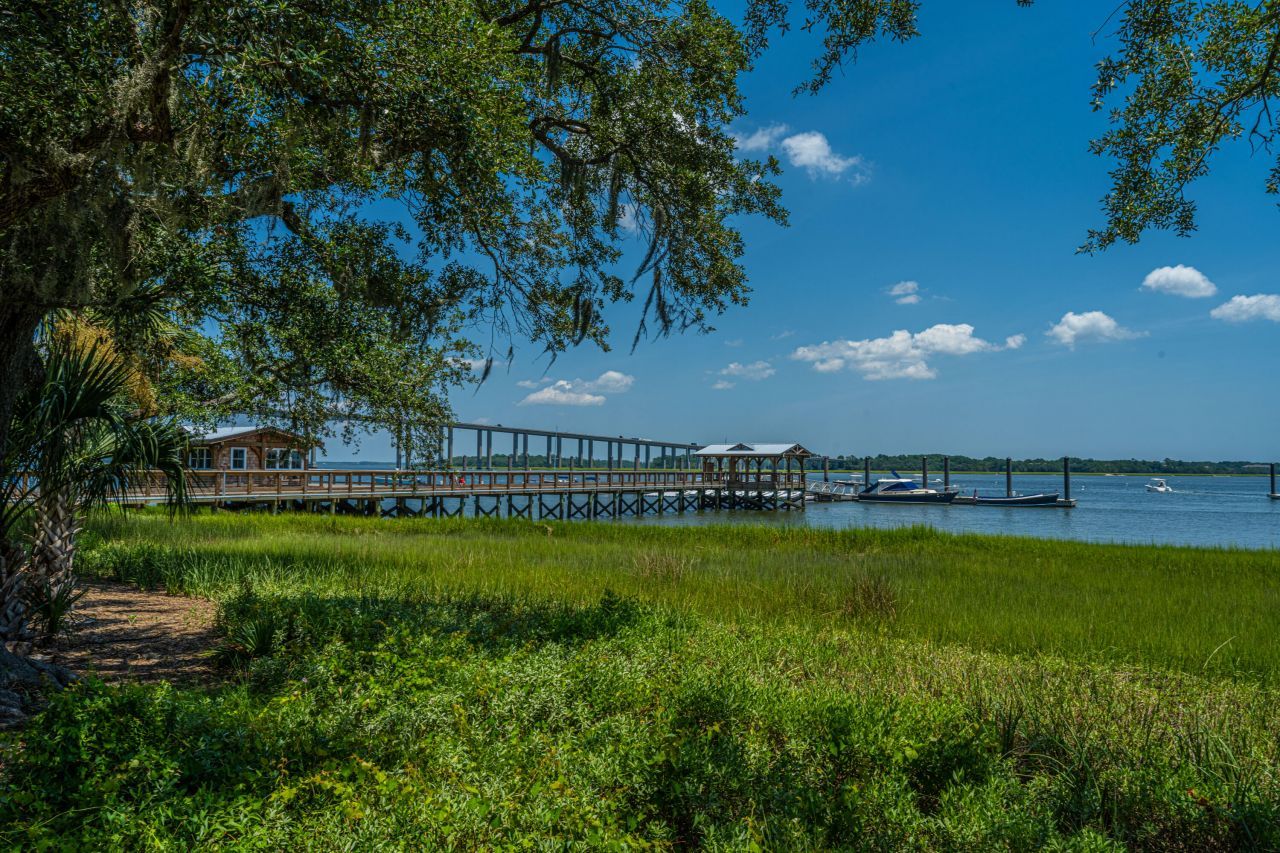 320 Longshore, Unit #1041 Street Photo 70