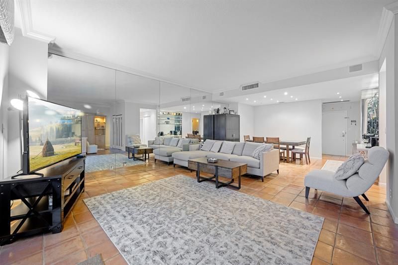 2500 Parkview Dr, Unit 2516, Hallandale Beach, FL 33009 Photo