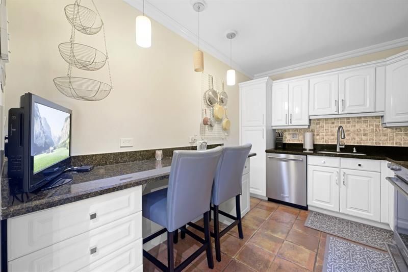 2500 Parkview Dr, Unit 2516, Hallandale Beach, FL 33009 Photo