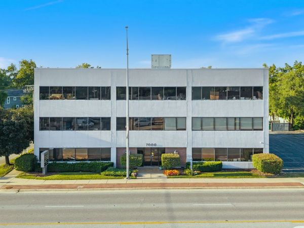 7000 W 111th Street, Worth, IL 60482