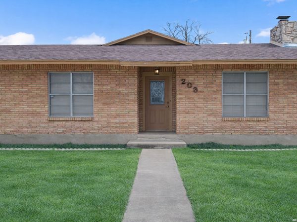 203 Margaret, Del Rio, TX 78840