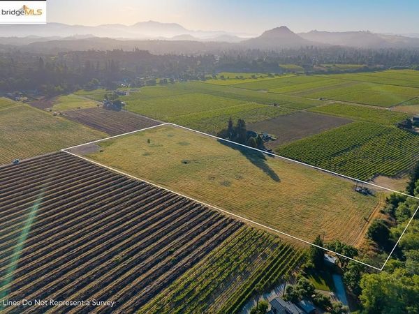 838 Dry Creek, Healdsburg, CA 95448