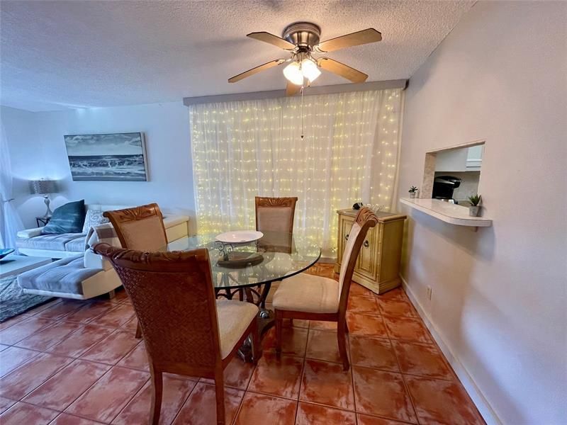 5071 W Oakland Park Boulevard, Unit 211, Lauderdale Lakes, FL 33313 Photo