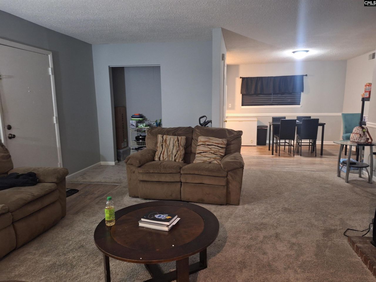 601 Riverhil Circle Photo 12