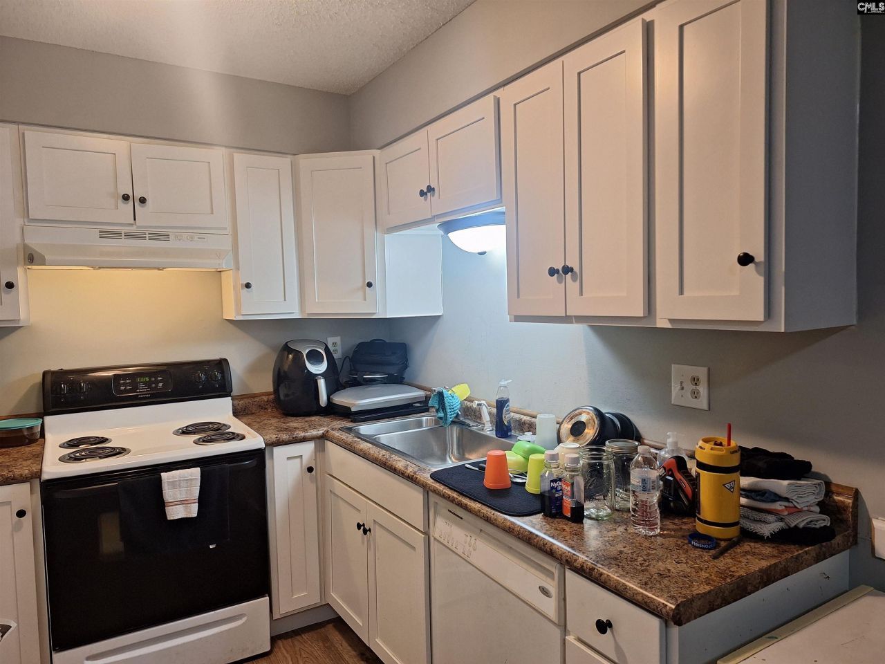 601 Riverhil Circle Photo 17